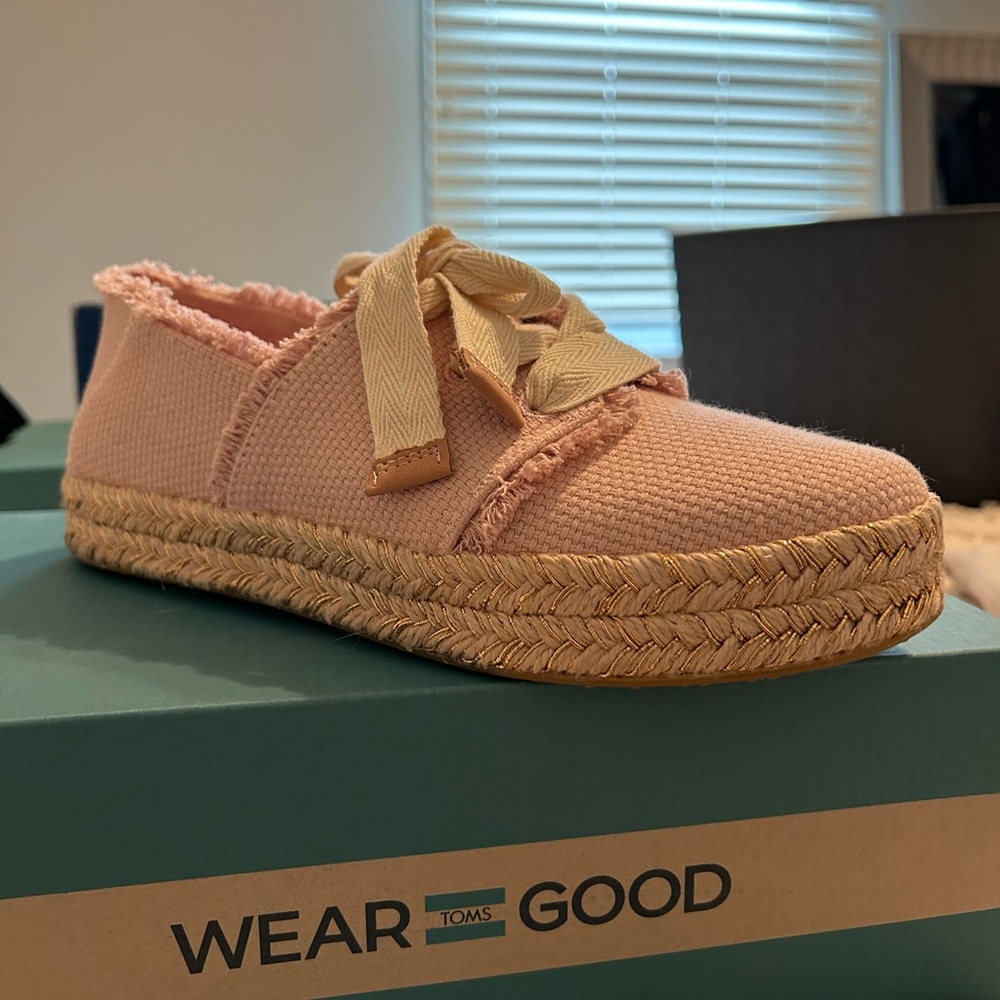 TOMS Women's Soft Pink Espadrilles
